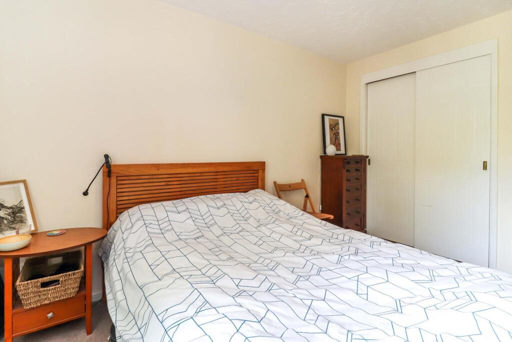Apartment in Watford - More