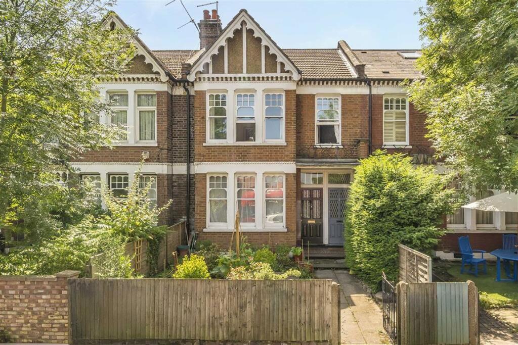 Main image of property: Weir Road, Balham