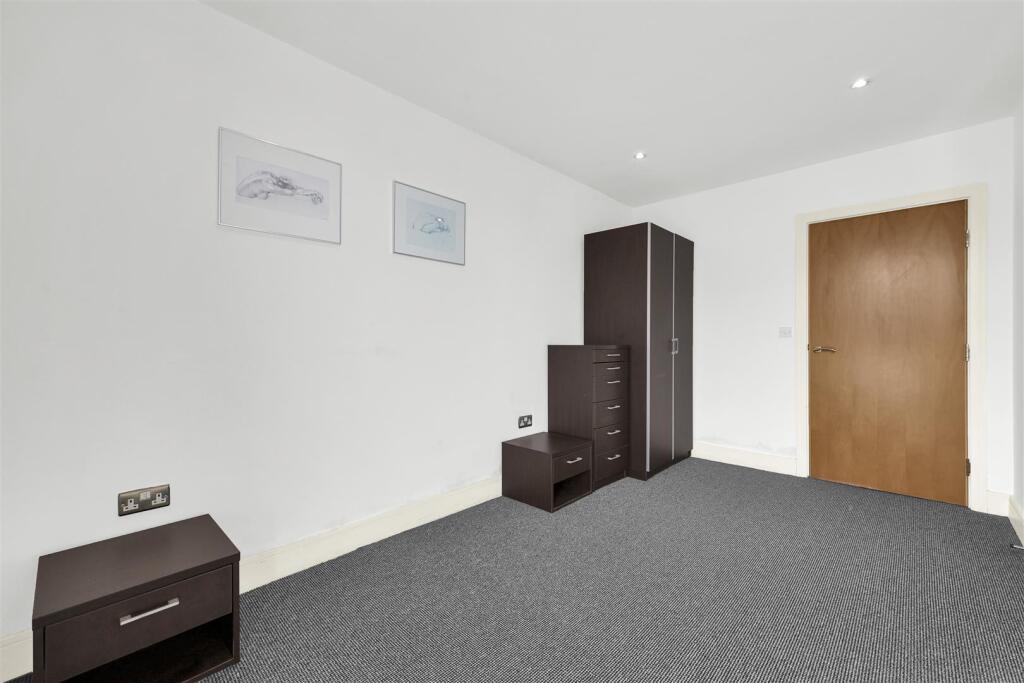 Apartment in London - More