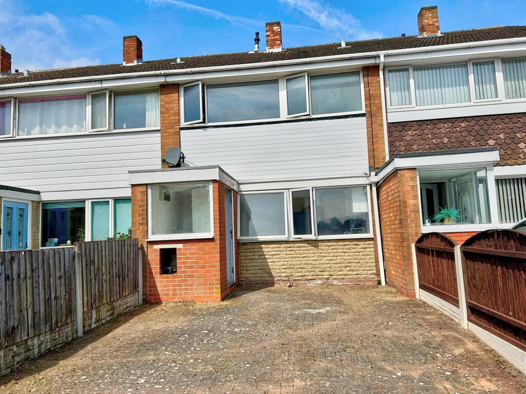 3-bed terraced on Glenmore Avenue, Burntwood, WS7, £170,000