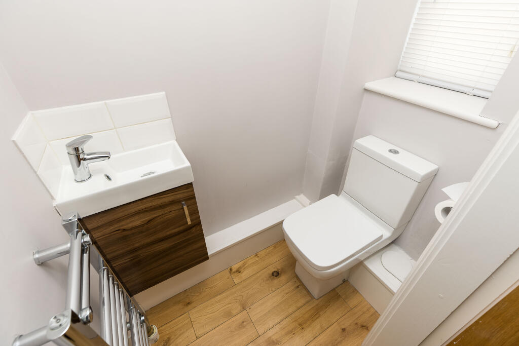 Yr Hendy, Wrexham, LL11 - More