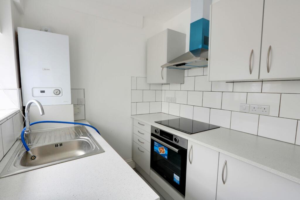 House in Colchester, Hythe - More