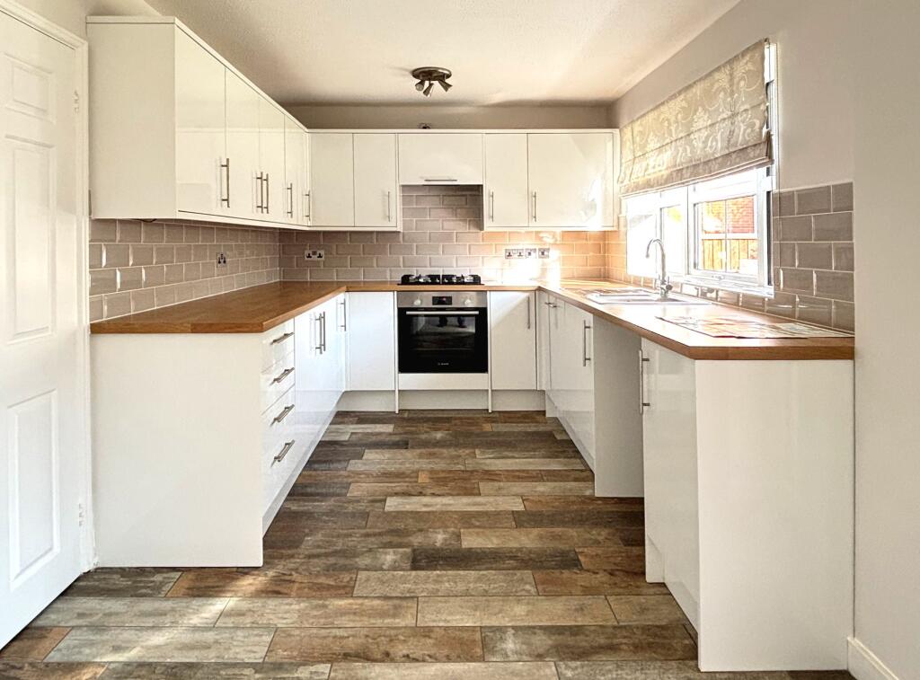 House in Gloucester - View 2