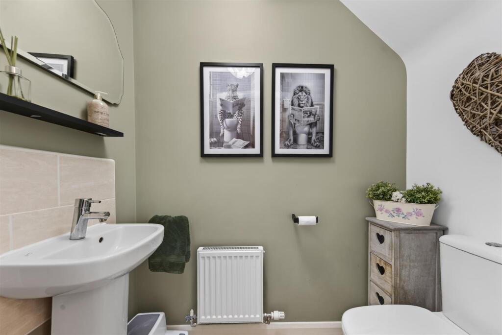 House in Lower Harlestone, Harlestone Manor - More