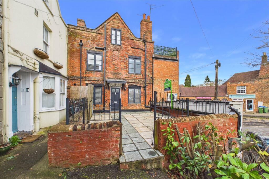 Main image of property: Castle Street, Buckingham, Buckinghamshire, MK18