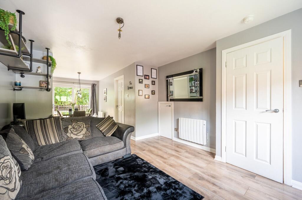 Wraes View, Barrhead, G78 photo 4