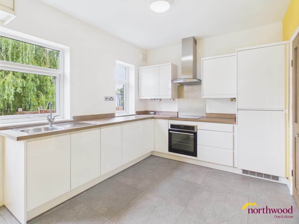 House in Stoke-on-Trent - View 4