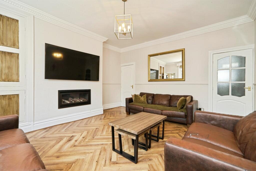 House in Bradford, West Yorkshire - View 5