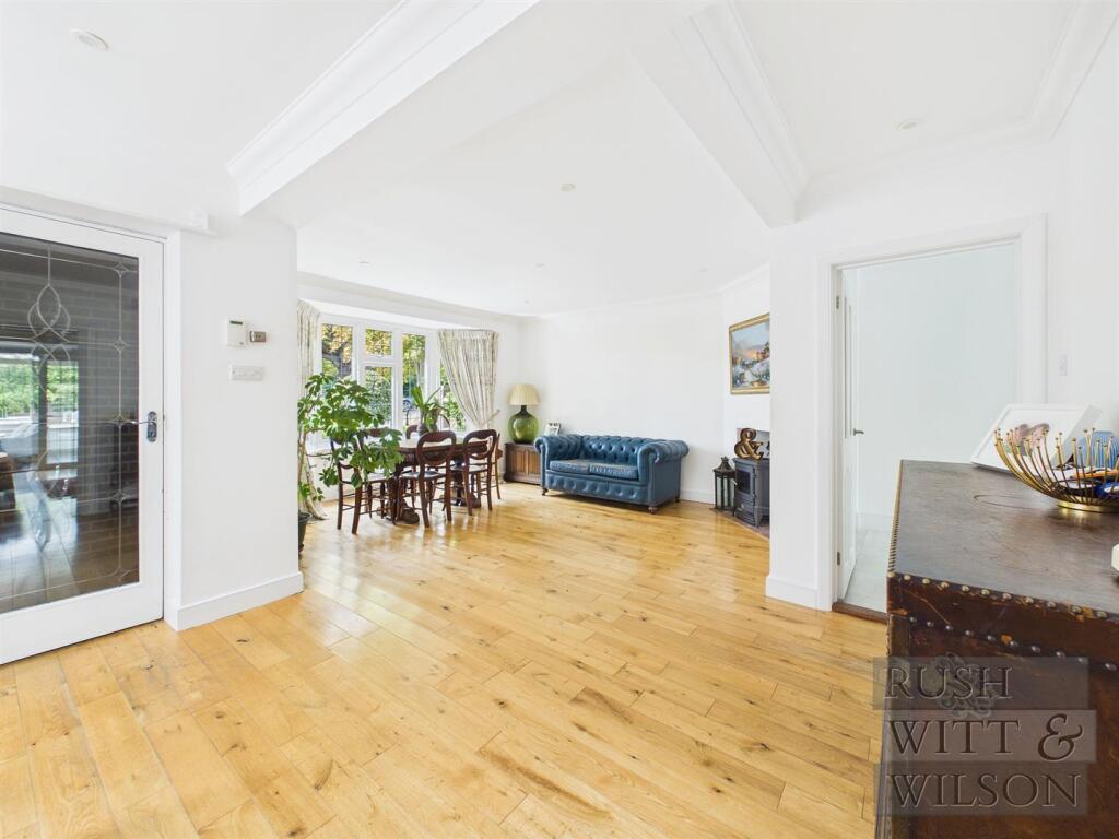 House in Bexhill-on-Sea, White Hill - View 4