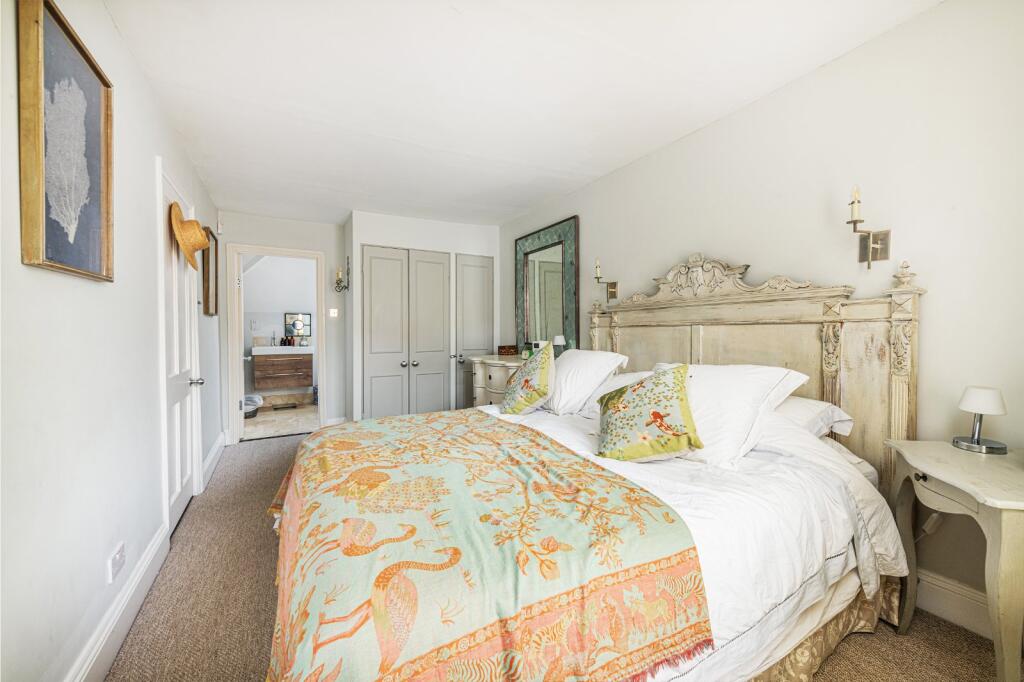 House in London - View 5