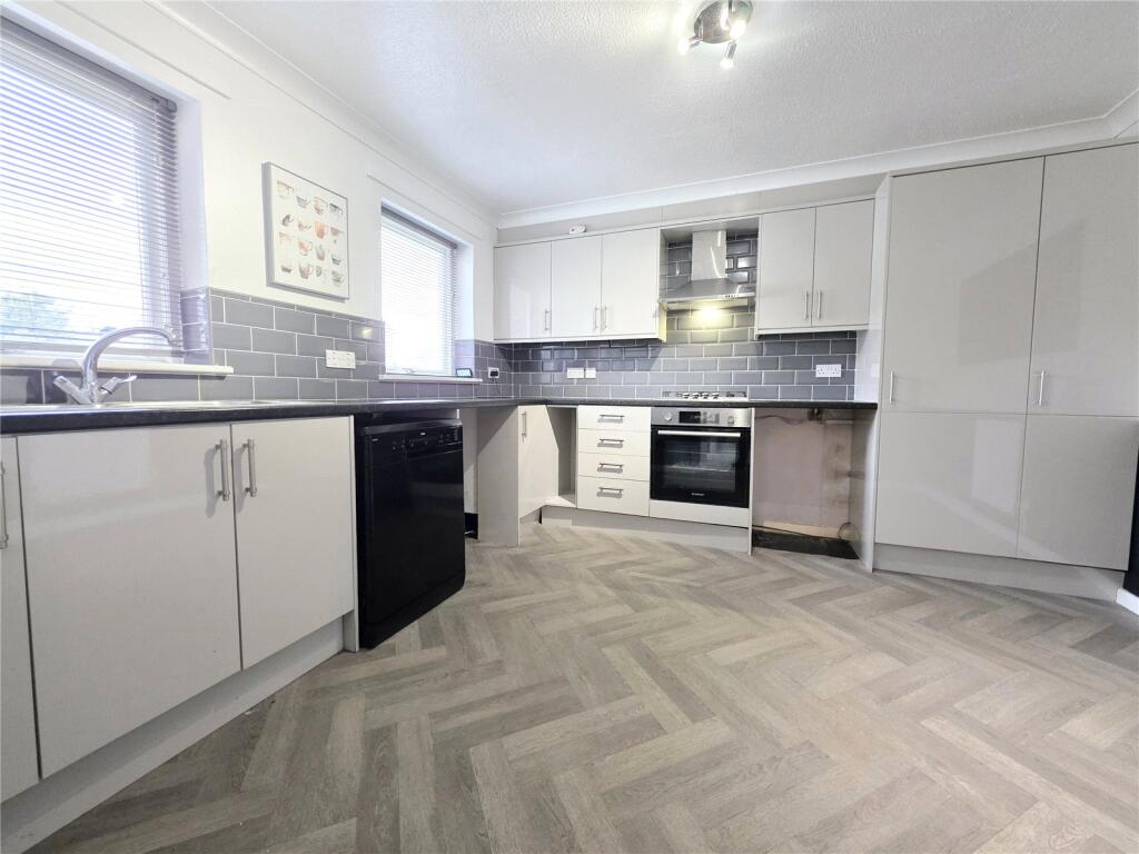 Main image of property: Hartford Close, Rayleigh, Essex, SS6