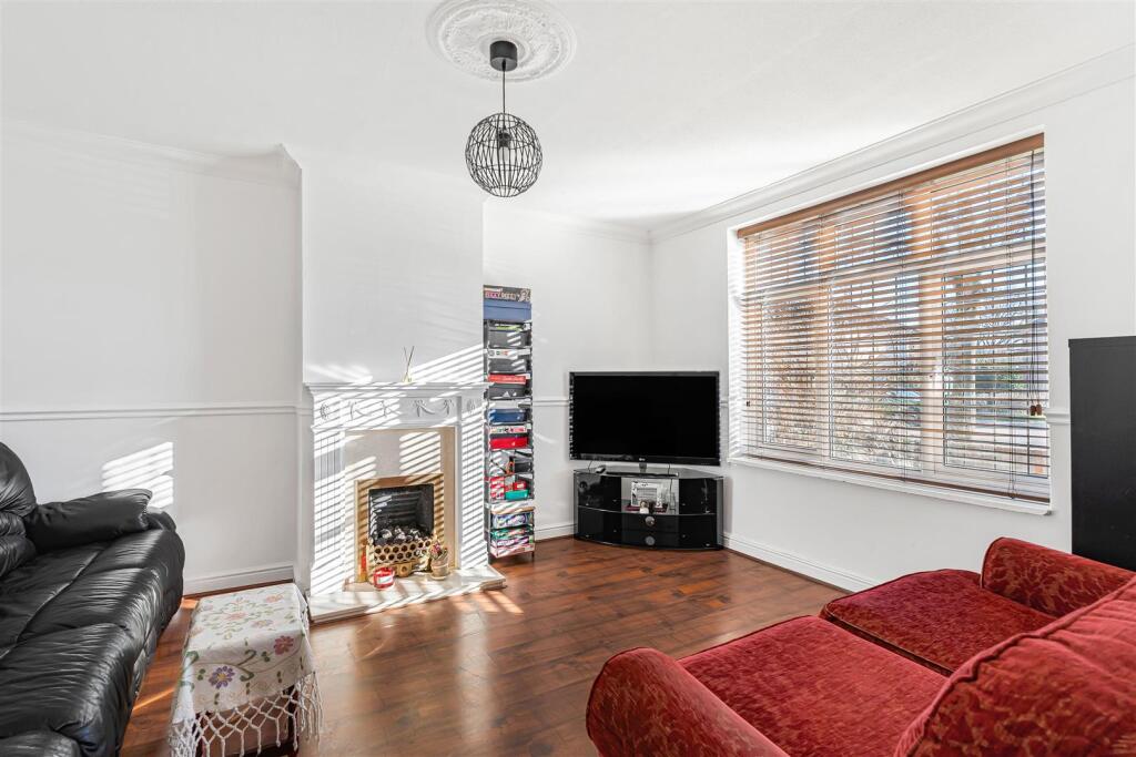 Longshaw Road, Chingford photo 2