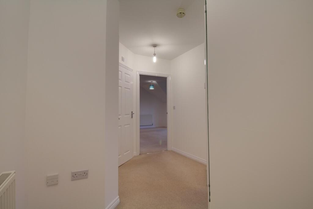 Apartment in Fareham, Hill Park - View 2