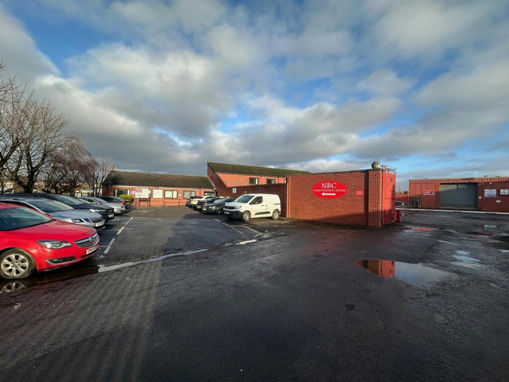 30 Nisbet St - 002.jpg