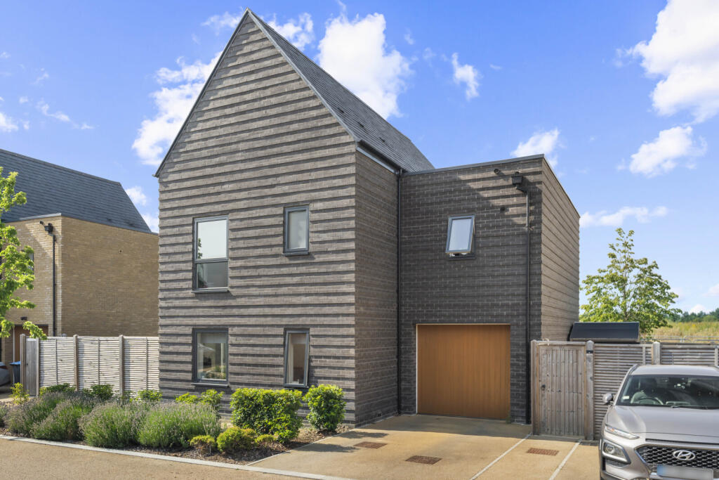 Main image of property: Barnfield Way, Harlow, Essex, CM17
