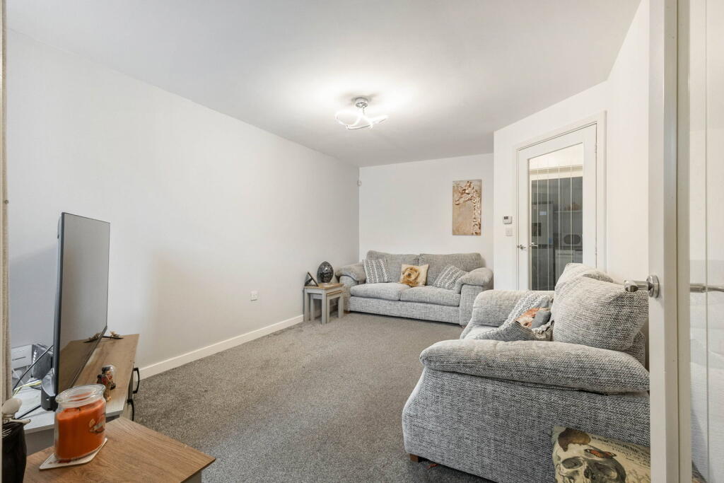 House in Wakefield - View 5