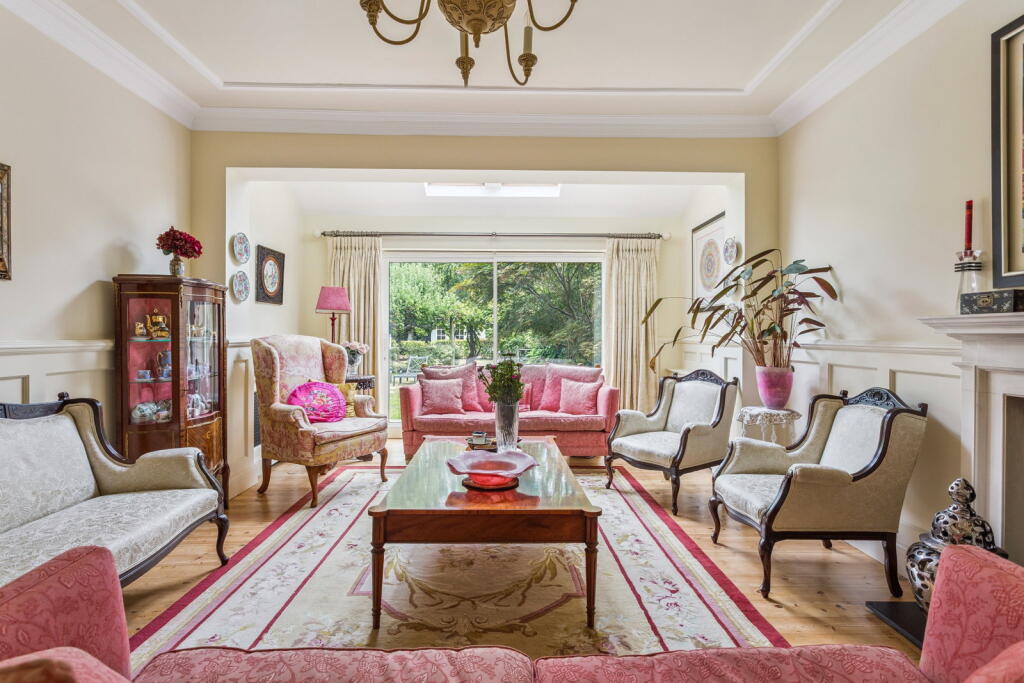 House in Pinner, Hatch End - View 5