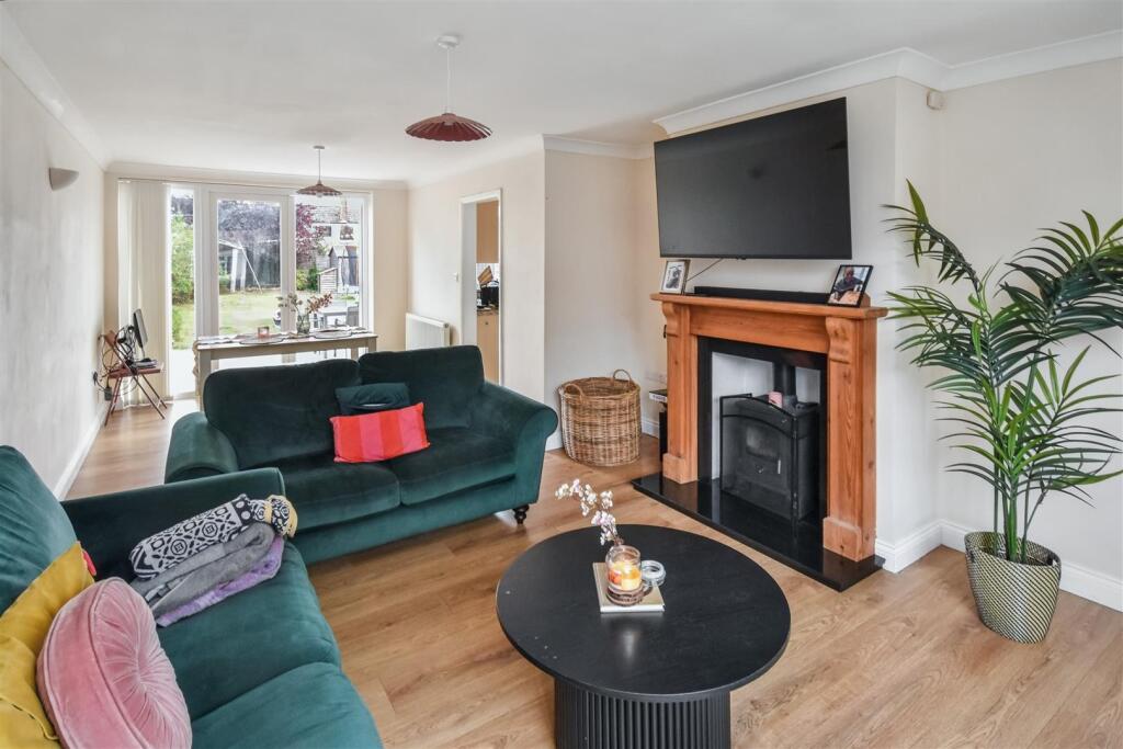 Glyndebourne Gardens, Corby, NN18 0PZ - View 2