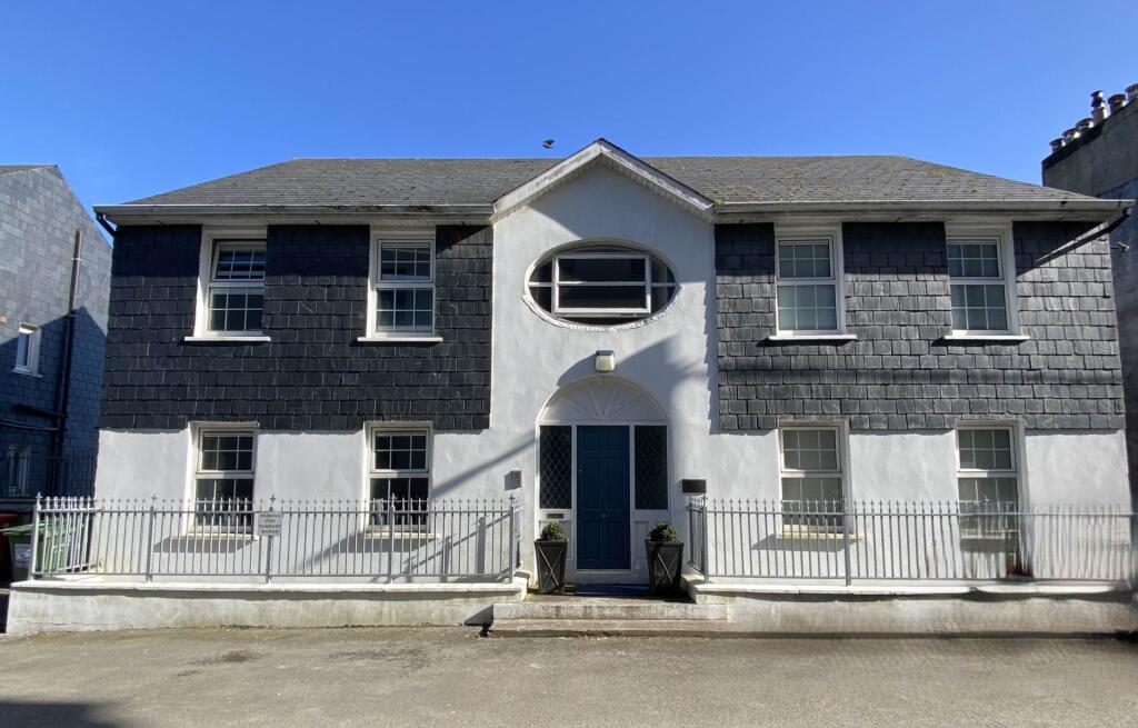 Main image of property: 2 Rampart Manor, Kinsale, P17 W280