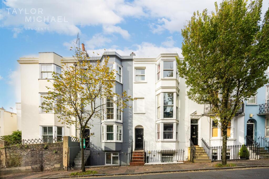 6 bedroom terraced house for rent