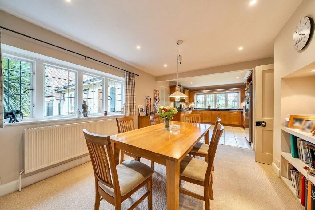 House in Tandridge, Woldingham - More