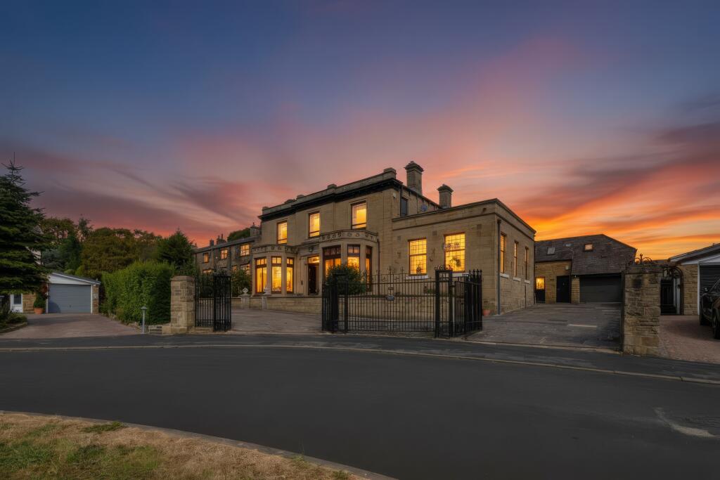 Main image of property: Oak Dene Close, Pudsey, West Yorkshire