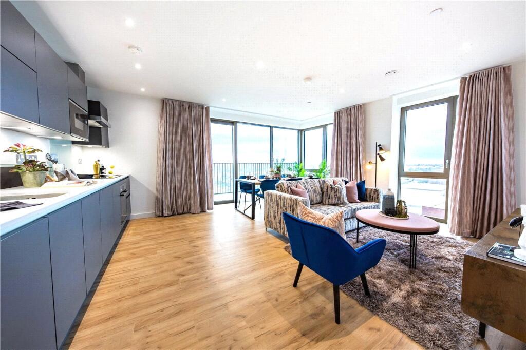 Apartment in Greenford - View 5