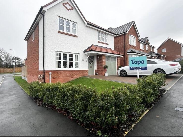 4-bed detached on Cae Onnen, Wrexham, LL11, £370,000