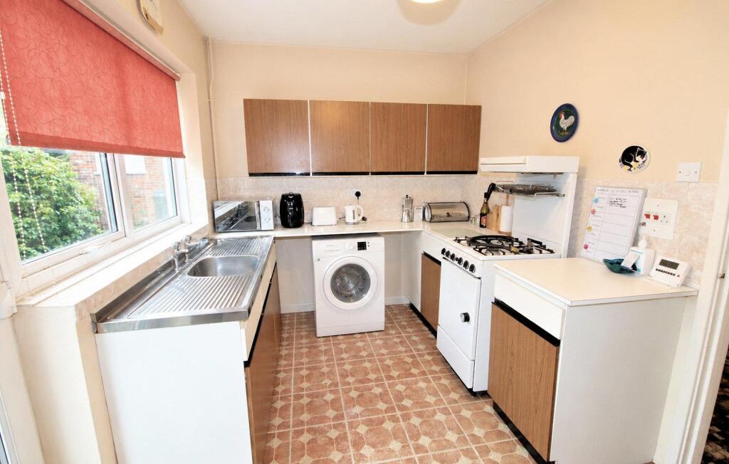 House in Luton - View 4