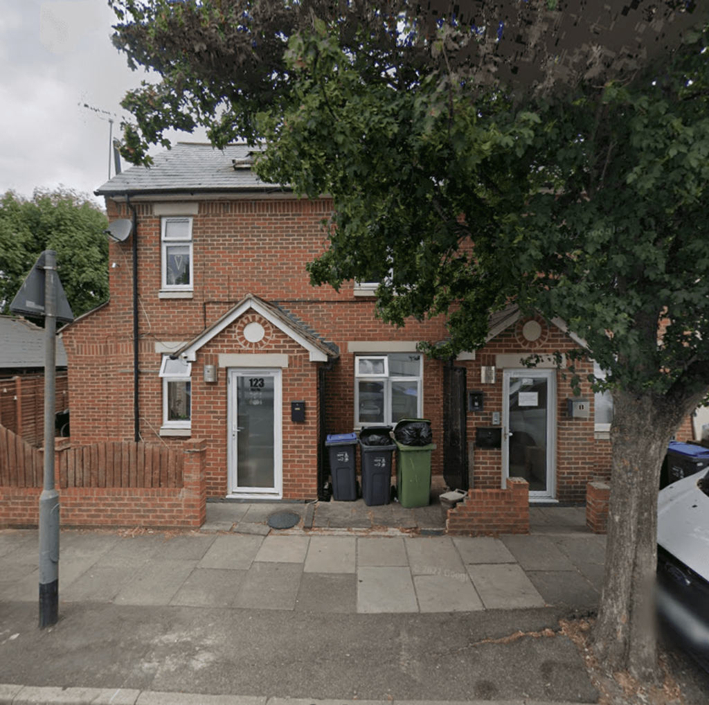 House in London - View 3