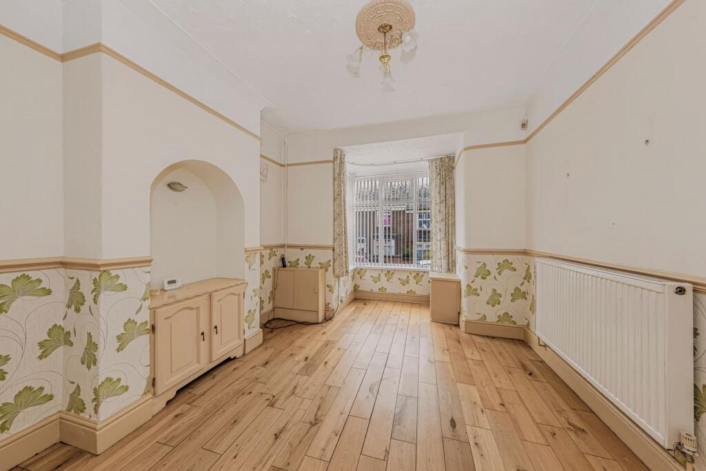 House in Stoke-on-Trent, Smallthorne - View 3