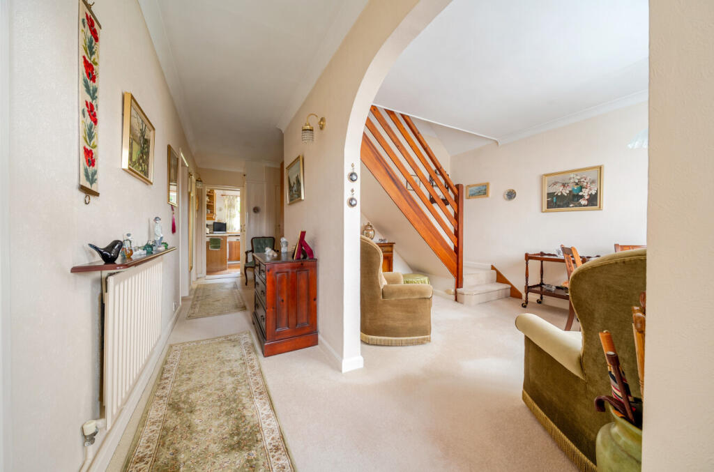 Upper Manor Road, Milford, Godalming, Surrey, GU8 photo 2