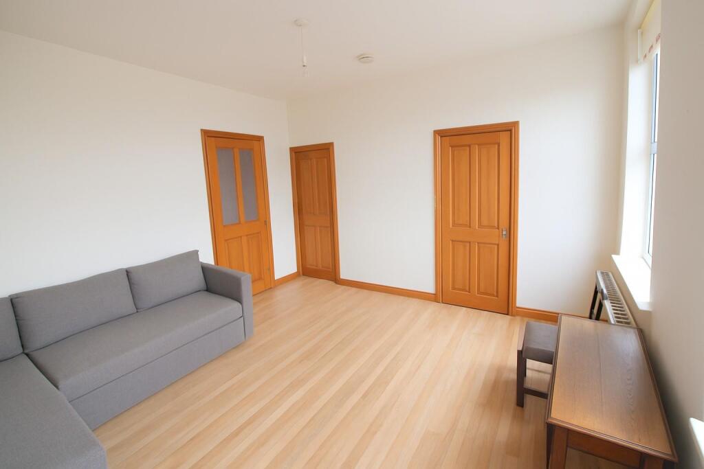 Main image of property: Elm Avenue, Nottingham, NG3 4GF