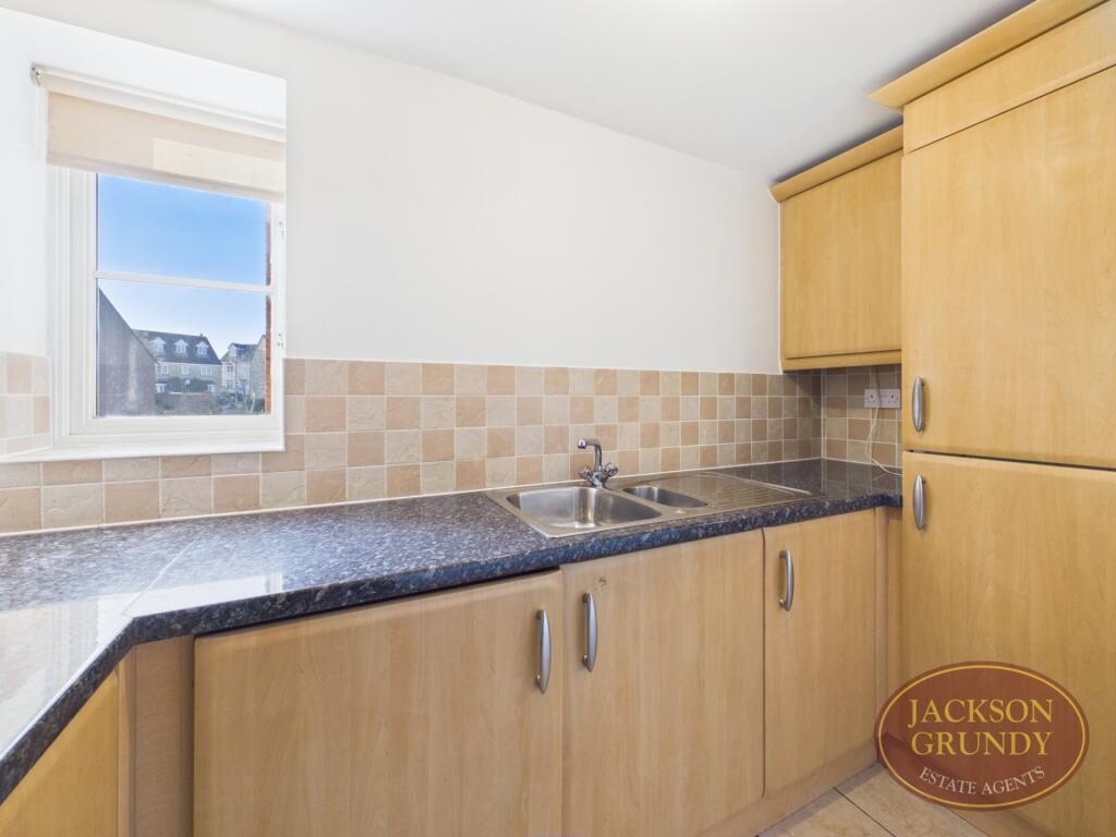 Farnborough Drive, Daventry, NN11 8AL - View 4