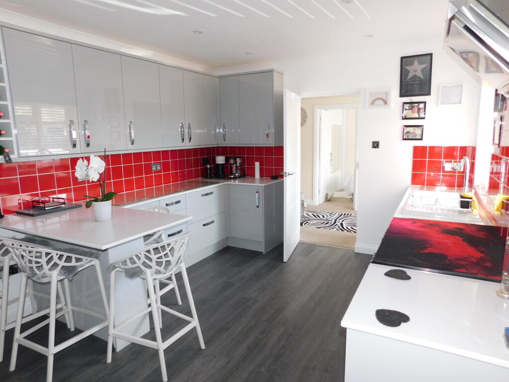 House in Christchurch, Bournemouth, Christchurch and Poole - View 4