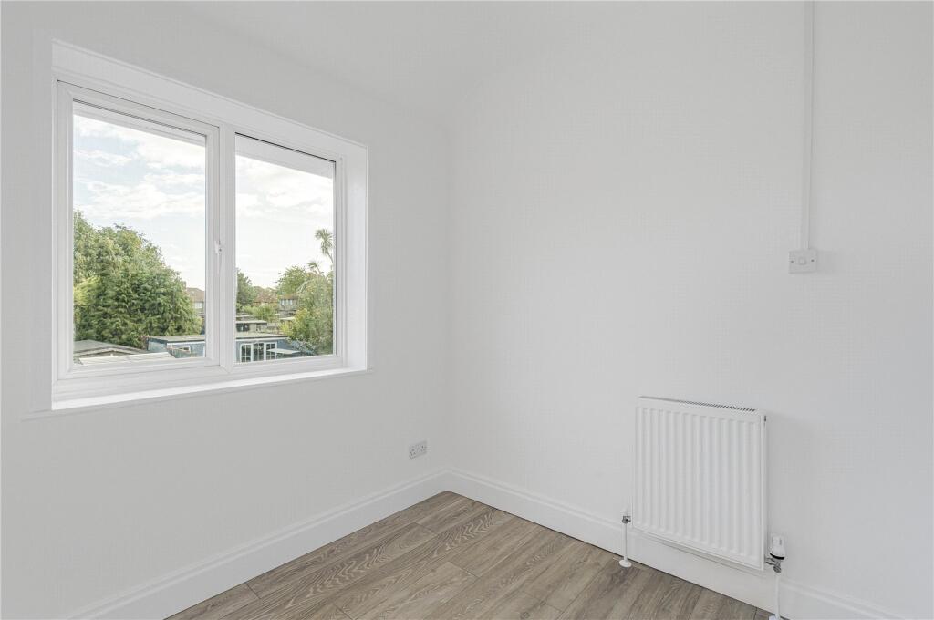 House in Bromley, Downham - More