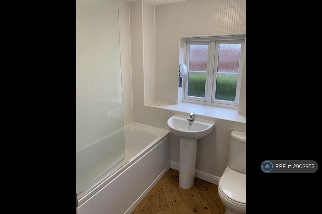 4 bedroom detached house for rent
