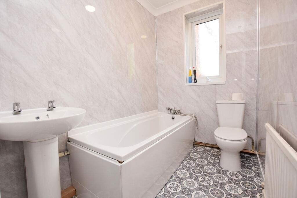 Ambleside Close, Brinsworth, S60 photo 4