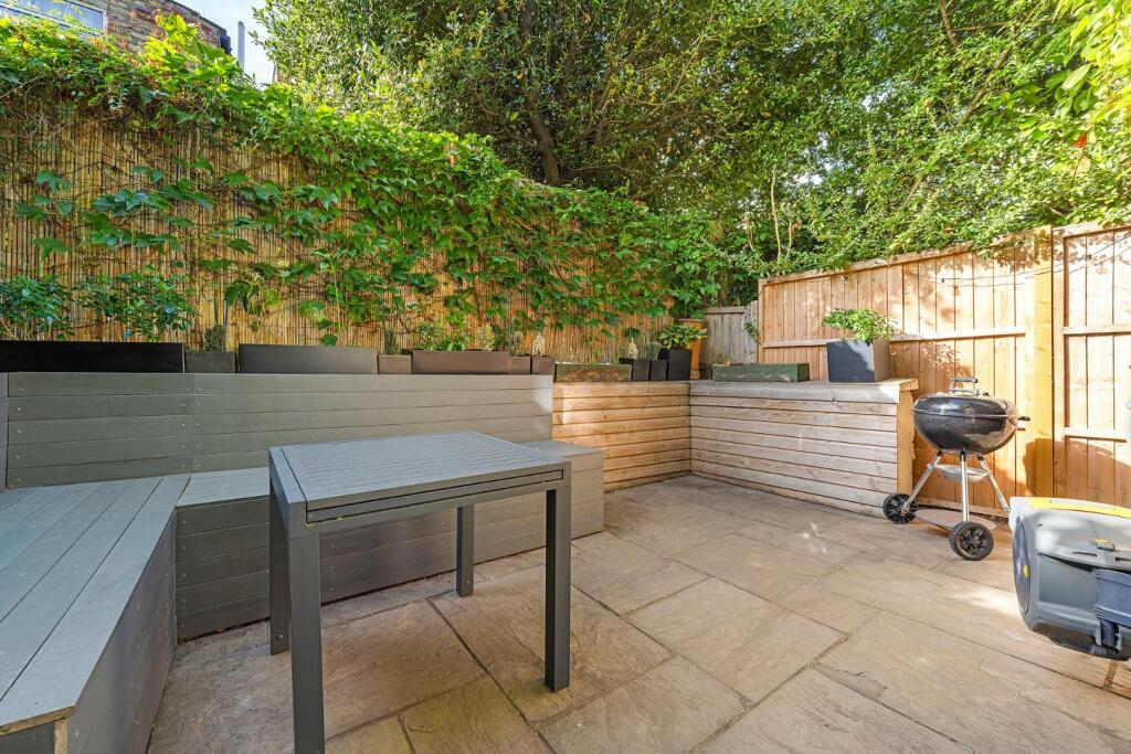 Apartment in London - View 3