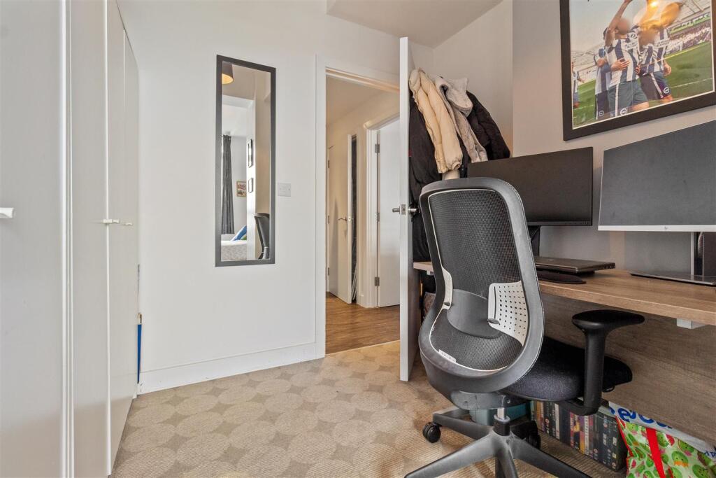 Skyline Apartments, The Causeway, Goring-By-Sea - View 5