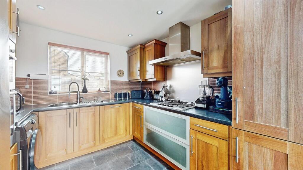 House in Bradford - View 4
