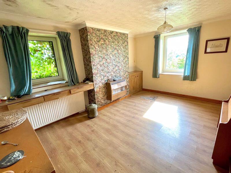 Long Lane, Pentre Broughton photo 4