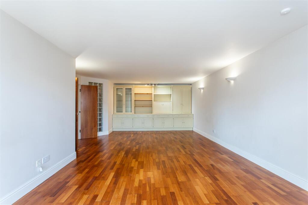 Hanover Place, Mile End, E3 - View 3