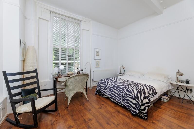 Apartment in London, Cottenham Park, Raynes Park - More