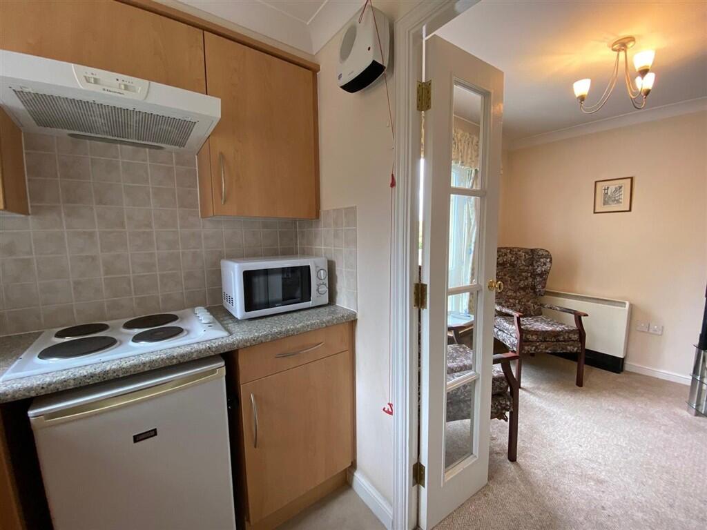 Apartment in Worcester - View 4