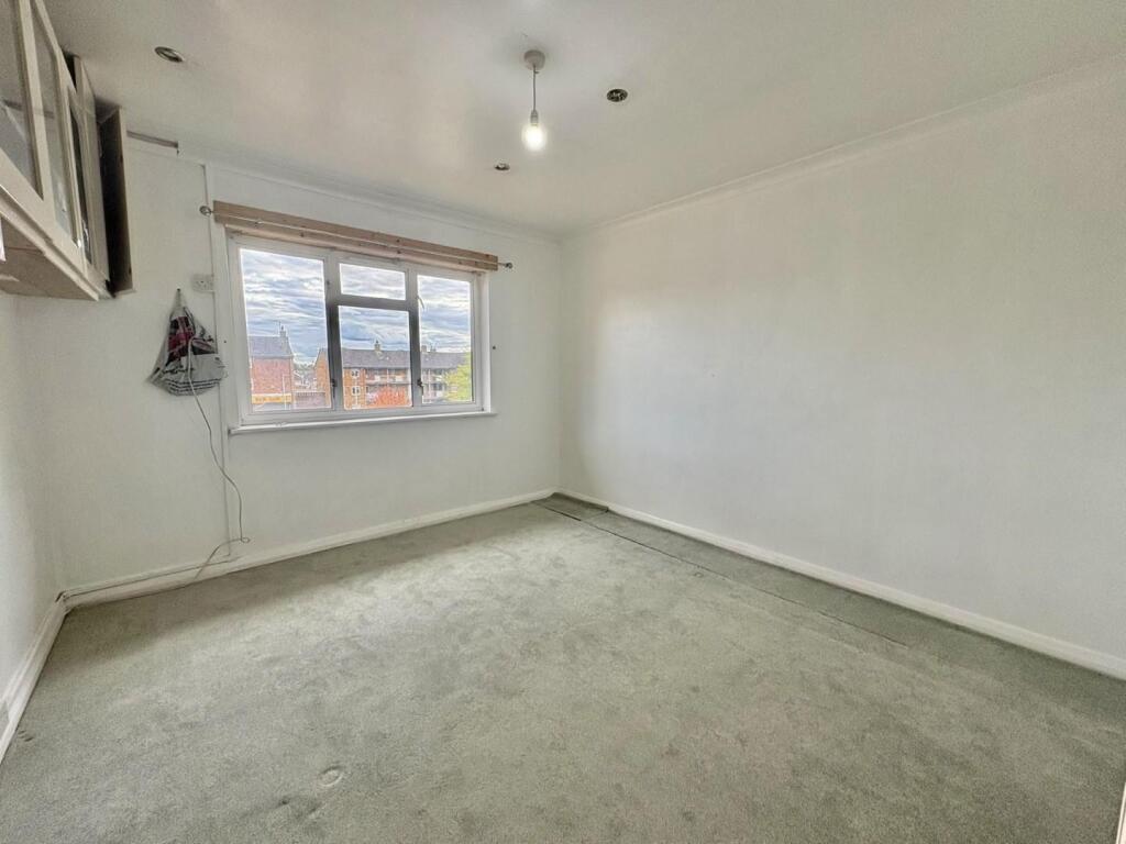Apartment in Southall - View 5