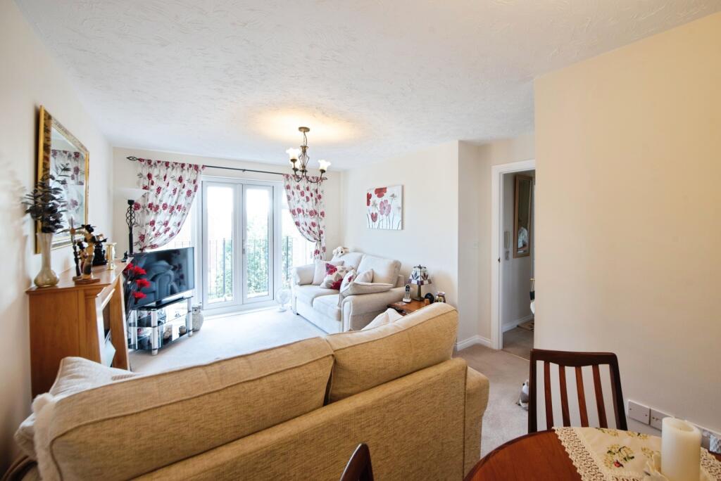 Apartment in Gosport, Hampshire - View 5