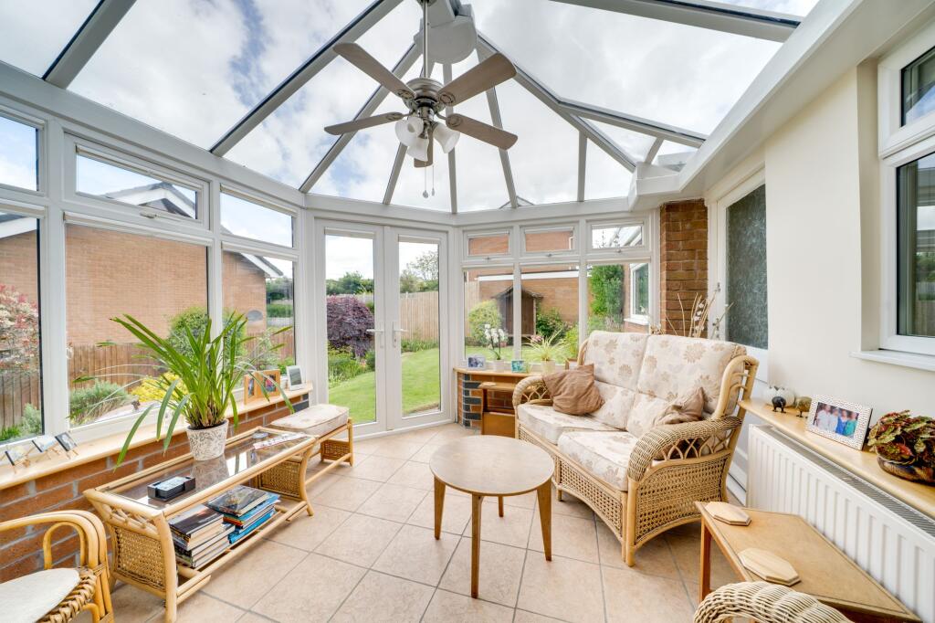 3, Stokesay Way, Sutton Heights, TF7 4QE photo 4