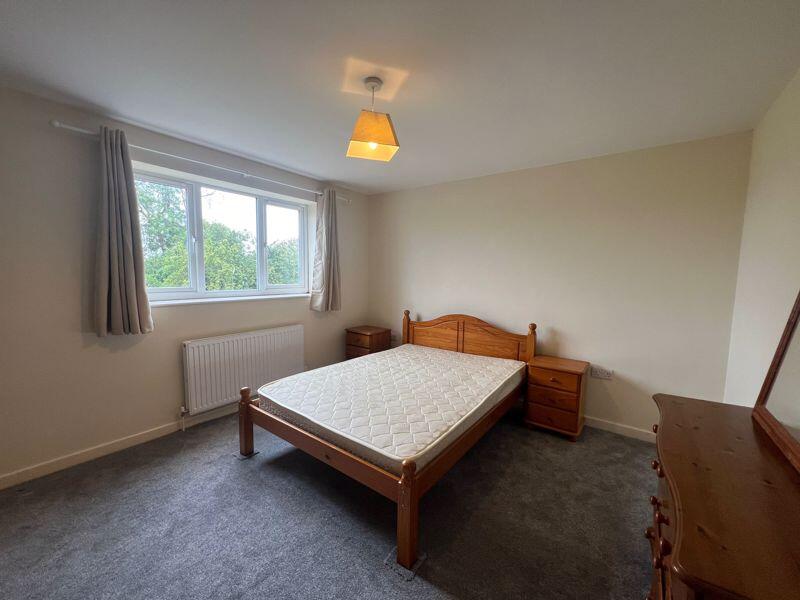 5 bedroom detached house for rent