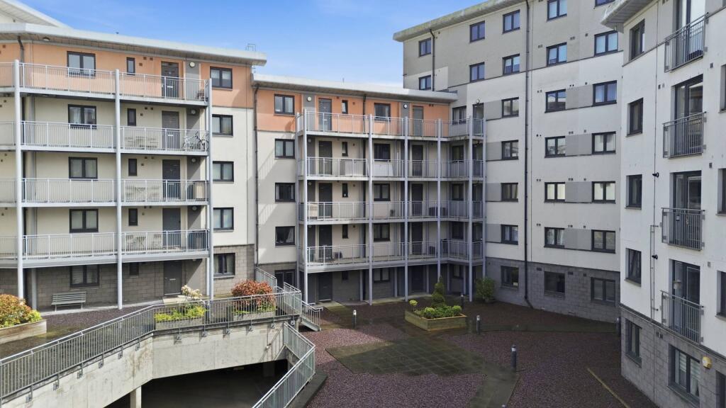 Main image of property: Flat 24, 5 Lochend Park View, Edinburgh, EH7 5FB
